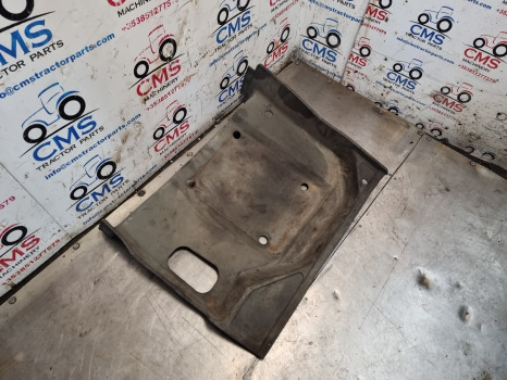 Ford New Holland 7740, 40 Series Rear Seat Floor Mat E9nn94130n23bh - Кабина и интерьер: фото 2 Ford New Holland 7740, 40 Series Rear Seat Floor Mat E9nn94130n23bh - Кабина и интерьер: фото 2
