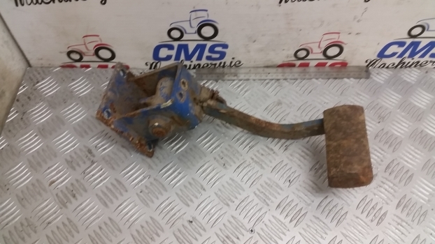 Ford New Holland Brake Pedal Left 82009091 - Детали тормозной системы для Тракторов: фото 1 Ford New Holland Brake Pedal Left 82009091 - Детали тормозной системы для Тракторов: фото 1