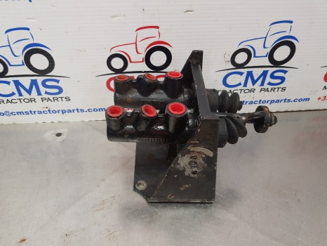 International Case 885 Xl, 85, Case 4200, Brake Master Cylinder 1287843c91 - Тормозной цилиндр для Сельскохозяйственной техники: фото 1 International Case 885 Xl, 85, Case 4200, Brake Master Cylinder 1287843c91 - Тормозной цилиндр для Сельскохозяйственной техники: фото 1