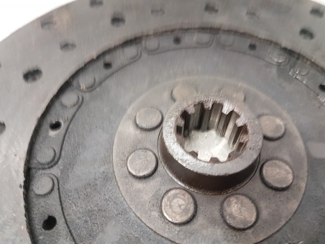 John Deere 1830, 2030, 3030, 3130 Clutch Disc Al30452, Al23097, Al120015 - Диск сцепления для Тракторов: фото 3 John Deere 1830, 2030, 3030, 3130 Clutch Disc Al30452, Al23097, Al120015 - Диск сцепления для Тракторов: фото 3
