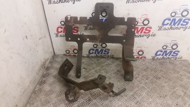 John Deere 5620, 5720, 5820 Hydraulic Valves Bracket Al174425 - Гидравлический клапан для Тракторов: фото 1 John Deere 5620, 5720, 5820 Hydraulic Valves Bracket Al174425 - Гидравлический клапан для Тракторов: фото 1