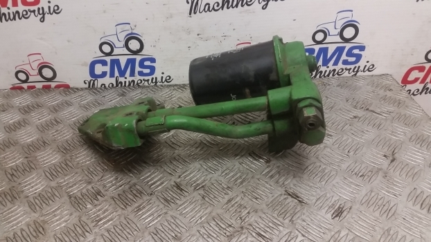 John Deere 6110 Oil Filter Head And Adapter Fitting Re503727, Re519885, R501436 - Масляный фильтр для Тракторов: фото 4 John Deere 6110 Oil Filter Head And Adapter Fitting Re503727, Re519885, R501436 - Масляный фильтр для Тракторов: фото 4