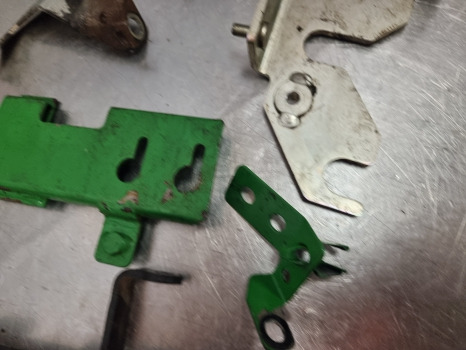 Гидравлика John Deere 6145r, 6r Series, Hydraulic Assorted Brackets Al218604: фото 6