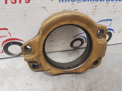 Трансмиссия John Deere Se6200, 6100, 6200, 6300, 6400 Pto Bearing Housing L76287: фото 1