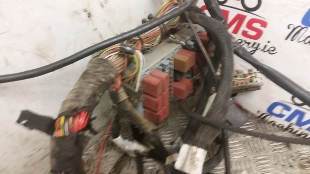 Landini Mythos Tdi 115 Cab Fuse Box Wiring Loom Set - Кабели/ Провода для Тракторов: фото 4 Landini Mythos Tdi 115 Cab Fuse Box Wiring Loom Set - Кабели/ Провода для Тракторов: фото 4