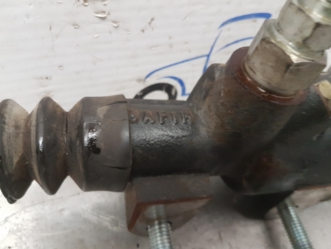 Manitou Mrt 2540 Brake Master Cylinder Pump 740150 - Детали тормозной системы для Телескопических погрузчиков: фото 5 Manitou Mrt 2540 Brake Master Cylinder Pump 740150 - Детали тормозной системы для Телескопических погрузчиков: фото 5