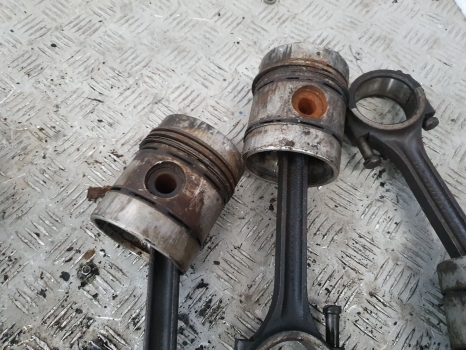 Massey Ferguson 135, 140, 145 Ad3.152 Pistons Set, Con Rod, 82111, 84774, 84957 - Поршень/ Кольцо/ Втулка для Тракторов: фото 2 Massey Ferguson 135, 140, 145 Ad3.152 Pistons Set, Con Rod, 82111, 84774, 84957 - Поршень/ Кольцо/ Втулка для Тракторов: фото 2