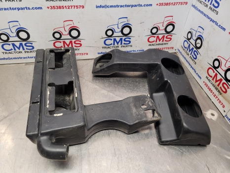 Massey Ferguson 4245, 4255, 4355 Cab Air Vent 3806427m3, 3806426m3 - Часть системы кондиционирования: фото 1 Massey Ferguson 4245, 4255, 4355 Cab Air Vent 3806427m3, 3806426m3 - Часть системы кондиционирования: фото 1
