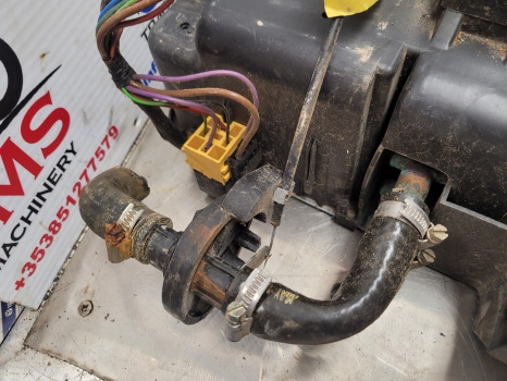 Massey Ferguson 4355, 4245, 4255, 4260, 4270 Cab Air Heater Unit 3807646m91 - Часть системы кондиционирования: фото 5 Massey Ferguson 4355, 4245, 4255, 4260, 4270 Cab Air Heater Unit 3807646m91 - Часть системы кондиционирования: фото 5