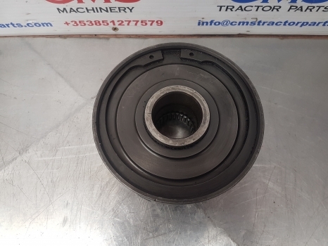 Massey Ferguson 5455 Clutch Front Axle Wheel Drive 3713516m13 - Передняя ось для Тракторов: фото 4 Massey Ferguson 5455 Clutch Front Axle Wheel Drive 3713516m13 - Передняя ось для Тракторов: фото 4