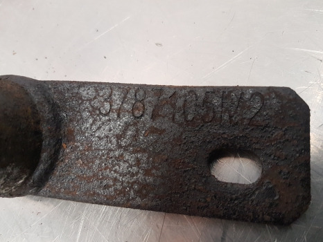 Massey Ferguson 5612, 5400, 5600, 6400, Rear Mudguard Support Lhs 3787105m2 - Крыло: фото 5 Massey Ferguson 5612, 5400, 5600, 6400, Rear Mudguard Support Lhs 3787105m2 - Крыло: фото 5