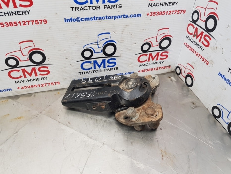 Massey Ferguson 5612, 5712, 5450 Mudguard Hub Bracket Assy Rhs 3909419m91 - Крыло: фото 1 Massey Ferguson 5612, 5712, 5450 Mudguard Hub Bracket Assy Rhs 3909419m91 - Крыло: фото 1