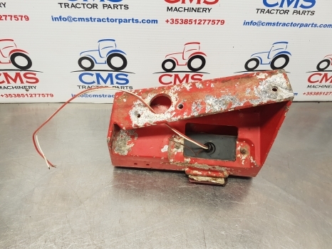 Massey Ferguson 575, 565, 590 Light Housing Left 1699013m4 - Свет/ Освещение для Тракторов: фото 4 Massey Ferguson 575, 565, 590 Light Housing Left 1699013m4 - Свет/ Освещение для Тракторов: фото 4