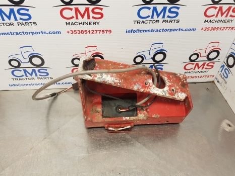 Massey Ferguson 575, 565, 590 Light Housing Right 2525778k1 - Свет/ Освещение для Тракторов: фото 5 Massey Ferguson 575, 565, 590 Light Housing Right 2525778k1 - Свет/ Освещение для Тракторов: фото 5