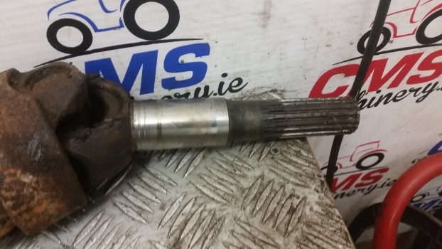 Massey Ferguson 6150, 6160 Front Axle Drive Shaft Left 3764047m91 - Приводный вал для Тракторов: фото 4 Massey Ferguson 6150, 6160 Front Axle Drive Shaft Left 3764047m91 - Приводный вал для Тракторов: фото 4