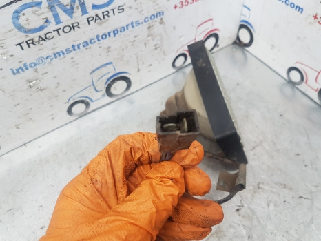 Massey Ferguson 6150, 6160 Roof Work Light 3713134m91 - Свет/ Освещение: фото 3 Massey Ferguson 6150, 6160 Roof Work Light 3713134m91 - Свет/ Освещение: фото 3