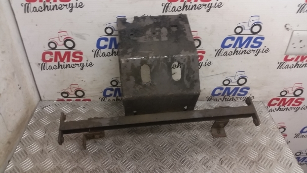 Massey Ferguson 690 Engine Support Plate, Bracket - Двигатель и запчасти для Тракторов: фото 1 Massey Ferguson 690 Engine Support Plate, Bracket - Двигатель и запчасти для Тракторов: фото 1