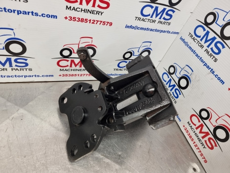 Massey Ferguson 7719, Claas, Mf, Front Mudguard Bracket Kit Rh 4273671m1 - Крыло: фото 4 Massey Ferguson 7719, Claas, Mf, Front Mudguard Bracket Kit Rh 4273671m1 - Крыло: фото 4