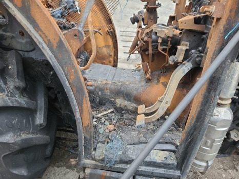 New Holland T4.90v Transmission Gearbox Complete 47372845, 48013267, 51411802 - Коробка передач: фото 1 New Holland T4.90v Transmission Gearbox Complete 47372845, 48013267, 51411802 - Коробка передач: фото 1