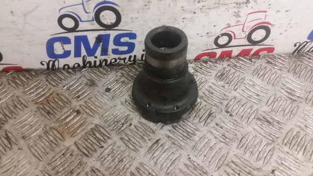 New Holland T5.100, T5.110, T5.120 4wd Propeller Shaft Hub 47669813 - Карданный вал для Тракторов: фото 3 New Holland T5.100, T5.110, T5.120 4wd Propeller Shaft Hub 47669813 - Карданный вал для Тракторов: фото 3