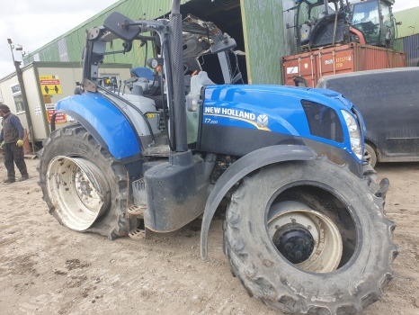 New Holland T7.200 Transmission, Axle, Pto, Hydraulic, Electric Nut Parts - Коробка передач: фото 1 New Holland T7.200 Transmission, Axle, Pto, Hydraulic, Electric Nut Parts - Коробка передач: фото 1