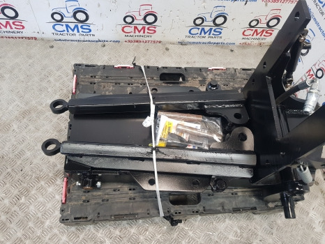 New Holland Tm, 60 Series, Fiat F Series Tm140 Pick Up Hitch Complete 82011128 - Рама/ Шасси: фото 4 New Holland Tm, 60 Series, Fiat F Series Tm140 Pick Up Hitch Complete 82011128 - Рама/ Шасси: фото 4