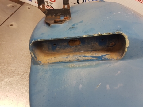New Holland Tm, Ts, Tl, 35, 60, 40 Series Mudguard Extension Lhs 82003474 - Крыло для Тракторов: фото 4 New Holland Tm, Ts, Tl, 35, 60, 40 Series Mudguard Extension Lhs 82003474 - Крыло для Тракторов: фото 4