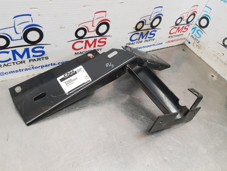 New Holland Tm, Ts, Tl, 60, 40 Series, Mudguard Extension Support Rhs 82029985 - Крыло: фото 2 New Holland Tm, Ts, Tl, 60, 40 Series, Mudguard Extension Support Rhs 82029985 - Крыло: фото 2