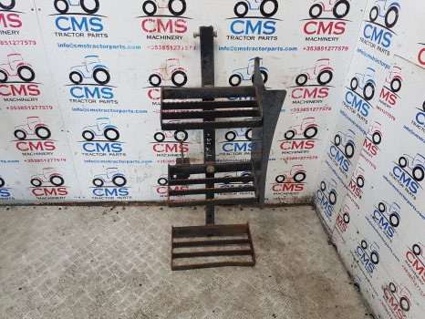 New Holland Tm175, 190, Case Mxm175, 190, Foot Step Assy Lhs 82025821, 82023432 - Боковая подножка для Сельскохозяйственной техники: фото 1 New Holland Tm175, 190, Case Mxm175, 190, Foot Step Assy Lhs 82025821, 82023432 - Боковая подножка для Сельскохозяйственной техники: фото 1
