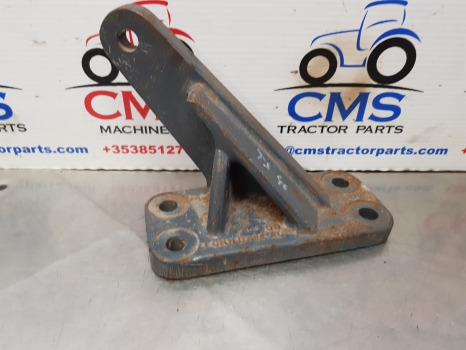New Holland Ts, 40 Series Bracket Hook Lh 82856435, 82020473 - Рама/ Шасси: фото 2 New Holland Ts, 40 Series Bracket Hook Lh 82856435, 82020473 - Рама/ Шасси: фото 2