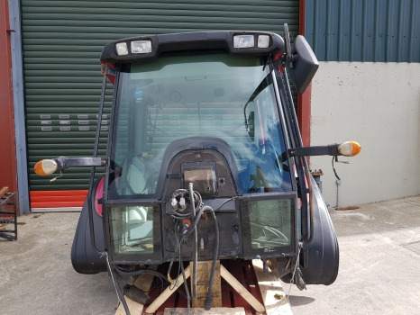 Valtra T.150 T150ch, T150c, Tc, Tch Series, Complete Cab V35971000, V36567500 - Кабина: фото 4 Valtra T.150 T150ch, T150c, Tc, Tch Series, Complete Cab V35971000, V36567500 - Кабина: фото 4