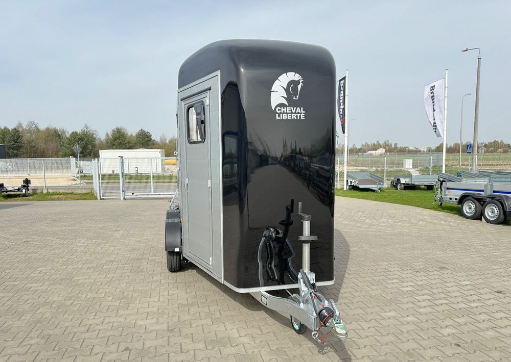CHEVAL LIBERTÉ Touring Country XL przyczepa na dwa konie | duża siodlarnia | drzwi boczne | rampa przednia | 387×179 cm | ALUMINIOWA | Debon | dostawa | mocna i solidna | - Прицеп-коневоз: фото 5 CHEVAL LIBERTÉ Touring Country XL przyczepa na dwa konie | duża siodlarnia | drzwi boczne | rampa przednia | 387×179 cm | ALUMINIOWA | Debon | dostawa | mocna i solidna | - Прицеп-коневоз: фото 5