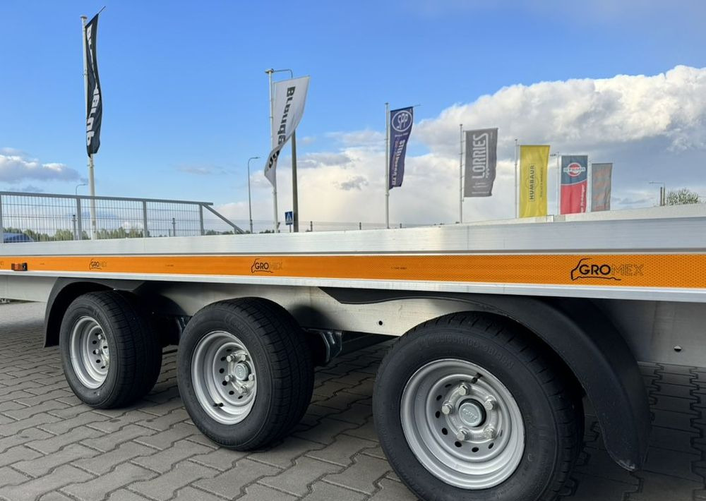 GROMEX laweta aluminiowa | 850x210cm | DMC 3500kg | platforma na 2 auta | 3 osie AL-KO | OŚWIETLENIE LED - Прицеп-автовоз: фото 3 GROMEX laweta aluminiowa | 850x210cm | DMC 3500kg | platforma na 2 auta | 3 osie AL-KO | OŚWIETLENIE LED - Прицеп-автовоз: фото 3