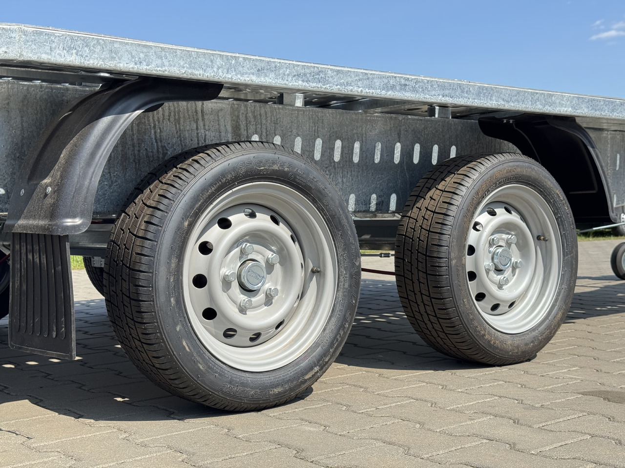 NIEWIADÓW Jupiter 4.5 - 450 x 210 cm / 2700 kg - Прицеп-автовоз: фото 3 NIEWIADÓW Jupiter 4.5 - 450 x 210 cm / 2700 kg - Прицеп-автовоз: фото 3