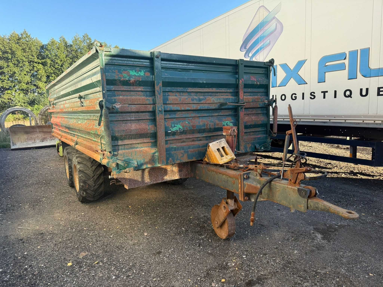 Przyczepa tandem wywrotka 3-stronna ,resory , Reisch , DMC 8 t.,1999 r - Сельскохозяйственный прицеп: фото 2 Przyczepa tandem wywrotka 3-stronna ,resory , Reisch , DMC 8 t.,1999 r - Сельскохозяйственный прицеп: фото 2