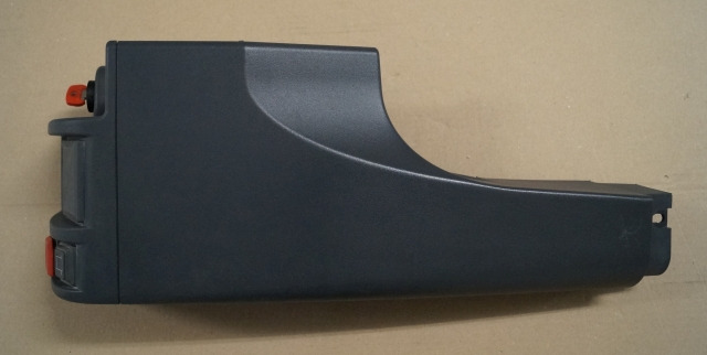 Jungheinrich 51046926 | right dashboard panel including contact key and battery/  - Рама/ Шасси для Погрузочно-разгрузочной техники: фото 1 Jungheinrich 51046926 | right dashboard panel including contact key and battery/  - Рама/ Шасси для Погрузочно-разгрузочной техники: фото 1