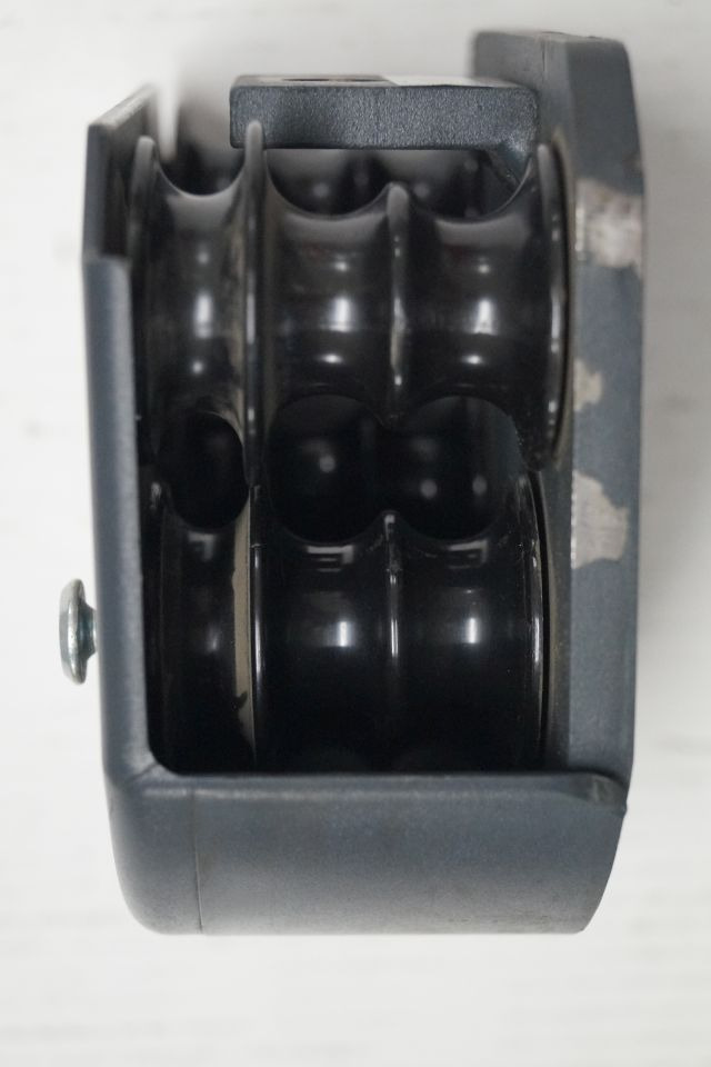 Jungheinrich 51160772 | Block rollor Hose guide for ETV from year 2003 till 2011 Block rollor Hose guide for ETV from year 2003 till 2011 - Гидравлика для Погрузочно-разгрузочной техники: фото 1 Jungheinrich 51160772 | Block rollor Hose guide for ETV from year 2003 till 2011 Block rollor Hose guide for ETV from year 2003 till 2011 - Гидравлика для Погрузочно-разгрузочной техники: фото 1
