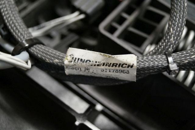 Jungheinrich 51189782 | Vloerplaat Floorplate ETV from Year 2011 Driving pedal 5 Vloerplaat Floorplate ETV from Year 2011 Driving pedal 51443197 Brake pedal 51198398 Kill switch 51188550 kabel 51178968 - Рама/ Шасси для Погрузочно-разгрузочной техники: фото 3 Jungheinrich 51189782 | Vloerplaat Floorplate ETV from Year 2011 Driving pedal 5 Vloerplaat Floorplate ETV from Year 2011 Driving pedal 51443197 Brake pedal 51198398 Kill switch 51188550 kabel 51178968 - Рама/ Шасси для Погрузочно-разгрузочной техники: фото 3