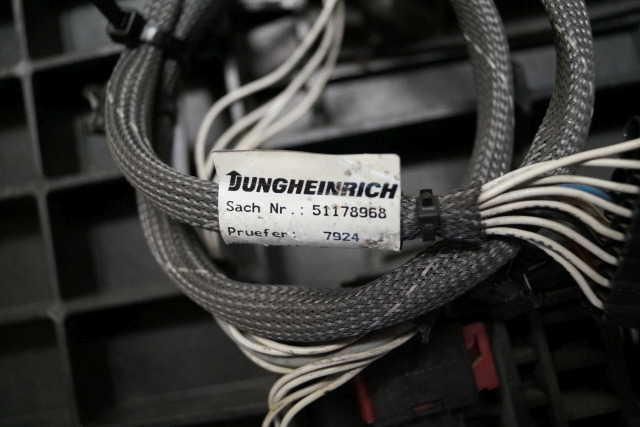 Jungheinrich 51189782 | Vloerplaat Floorplate ETV from Year 2011 Driving pedal 5 Vloerplaat Floorplate ETV from Year 2011 Driving pedal 51443197 Brake pedal 51198398 Kill switch 51188550 kabel 51178968 - Рама/ Шасси для Погрузочно-разгрузочной техники: фото 3 Jungheinrich 51189782 | Vloerplaat Floorplate ETV from Year 2011 Driving pedal 5 Vloerplaat Floorplate ETV from Year 2011 Driving pedal 51443197 Brake pedal 51198398 Kill switch 51188550 kabel 51178968 - Рама/ Шасси для Погрузочно-разгрузочной техники: фото 3