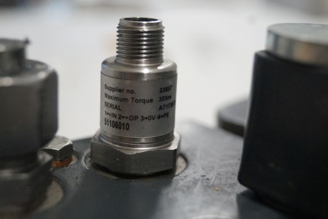 Jungheinrich 51193016 | Hydraulic Clamb from EKS308 year 2014 loading sensor 511 Hydraulic Clamb from EKS308 year 2014 loading sensor 51106010 - Гидравлика для Погрузочно-разгрузочной техники: фото 2 Jungheinrich 51193016 | Hydraulic Clamb from EKS308 year 2014 loading sensor 511 Hydraulic Clamb from EKS308 year 2014 loading sensor 51106010 - Гидравлика для Погрузочно-разгрузочной техники: фото 2