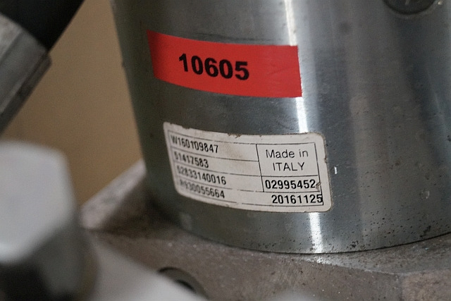 Jungheinrich 51417583 | Pumpmotor with tank and valve block 24V 2,2KW code R9320 Pumpmotor with tank and valve block 24V 2,2KW code R932010341 for EJD220 year 2016 - Гидравлический насос для Погрузочно-разгрузочной техники: фото 2 Jungheinrich 51417583 | Pumpmotor with tank and valve block 24V 2,2KW code R9320 Pumpmotor with tank and valve block 24V 2,2KW code R932010341 for EJD220 year 2016 - Гидравлический насос для Погрузочно-разгрузочной техники: фото 2