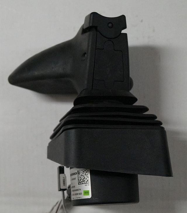 Jungheinrich 51585597 | Joystick Multipilot SN P5300006957H S180100361423 Q630 - Электрическая система для Погрузочно-разгрузочной техники: фото 4 Jungheinrich 51585597 | Joystick Multipilot SN P5300006957H S180100361423 Q630 - Электрическая система для Погрузочно-разгрузочной техники: фото 4
