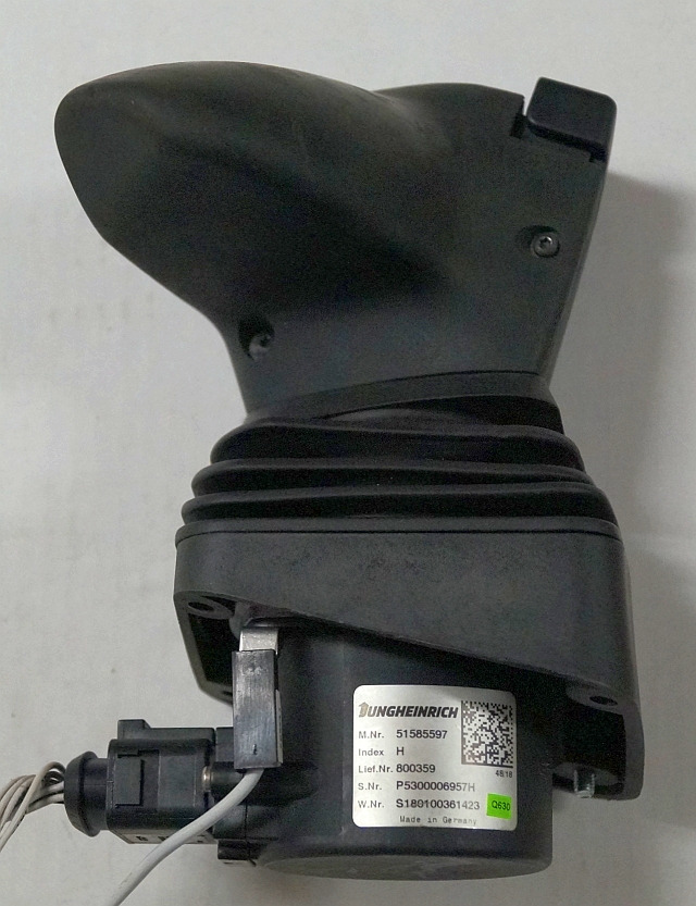 Jungheinrich 51585597 | Joystick Multipilot SN P5300006957H S180100361423 Q630 - Электрическая система для Погрузочно-разгрузочной техники: фото 3 Jungheinrich 51585597 | Joystick Multipilot SN P5300006957H S180100361423 Q630 - Электрическая система для Погрузочно-разгрузочной техники: фото 3