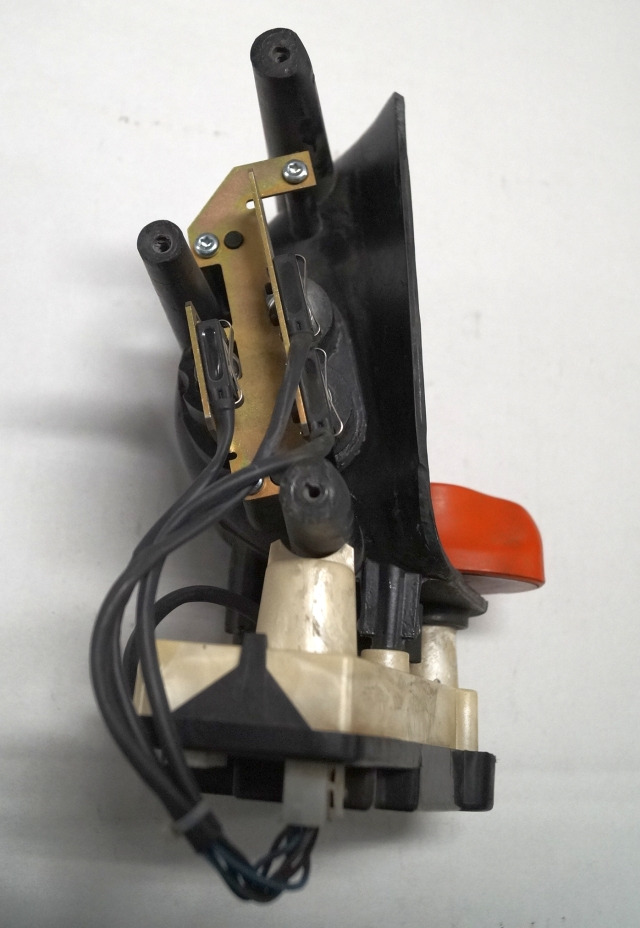 Linde 1443605100 | Rijschakelaar Control handle Control module - Электрическая система для Погрузочно-разгрузочной техники: фото 2 Linde 1443605100 | Rijschakelaar Control handle Control module - Электрическая система для Погрузочно-разгрузочной техники: фото 2