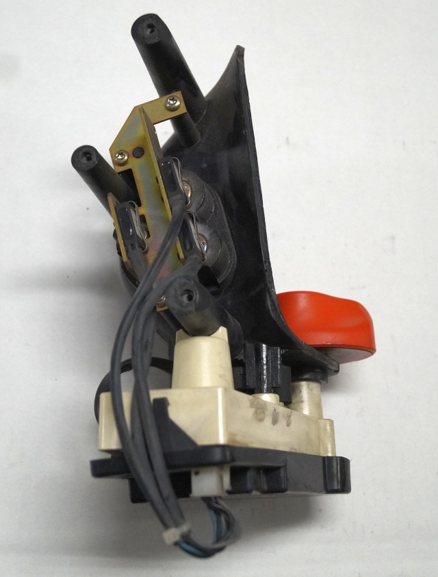 Linde 1443605100 | Rijschakelaar Control handle Control module - Электрическая система для Погрузочно-разгрузочной техники: фото 2 Linde 1443605100 | Rijschakelaar Control handle Control module - Электрическая система для Погрузочно-разгрузочной техники: фото 2