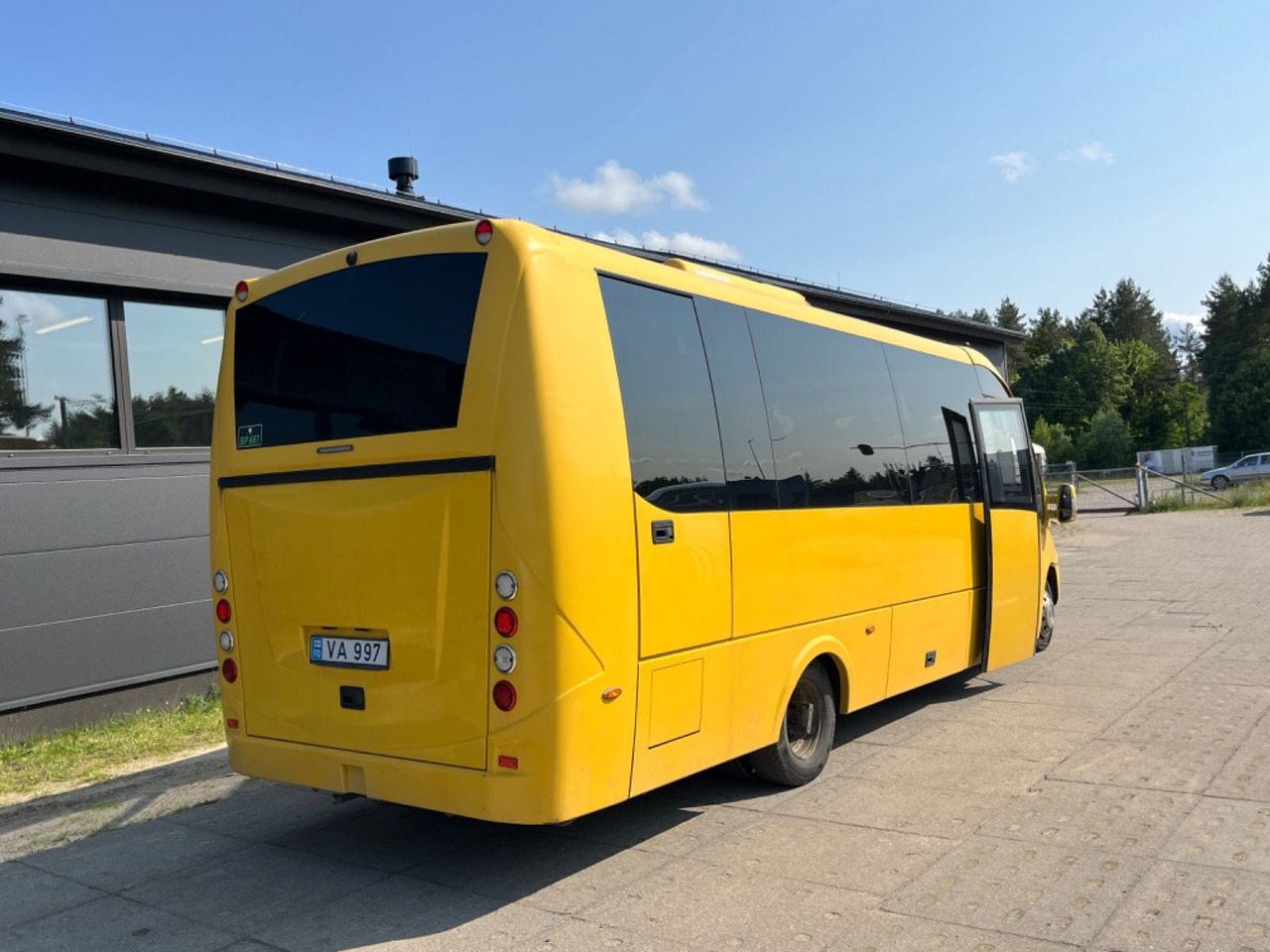 Iveco Rosero First / 24+1+1 / Telma/ EURO6 - Туристический автобус: фото 3 Iveco Rosero First / 24+1+1 / Telma/ EURO6 - Туристический автобус: фото 3