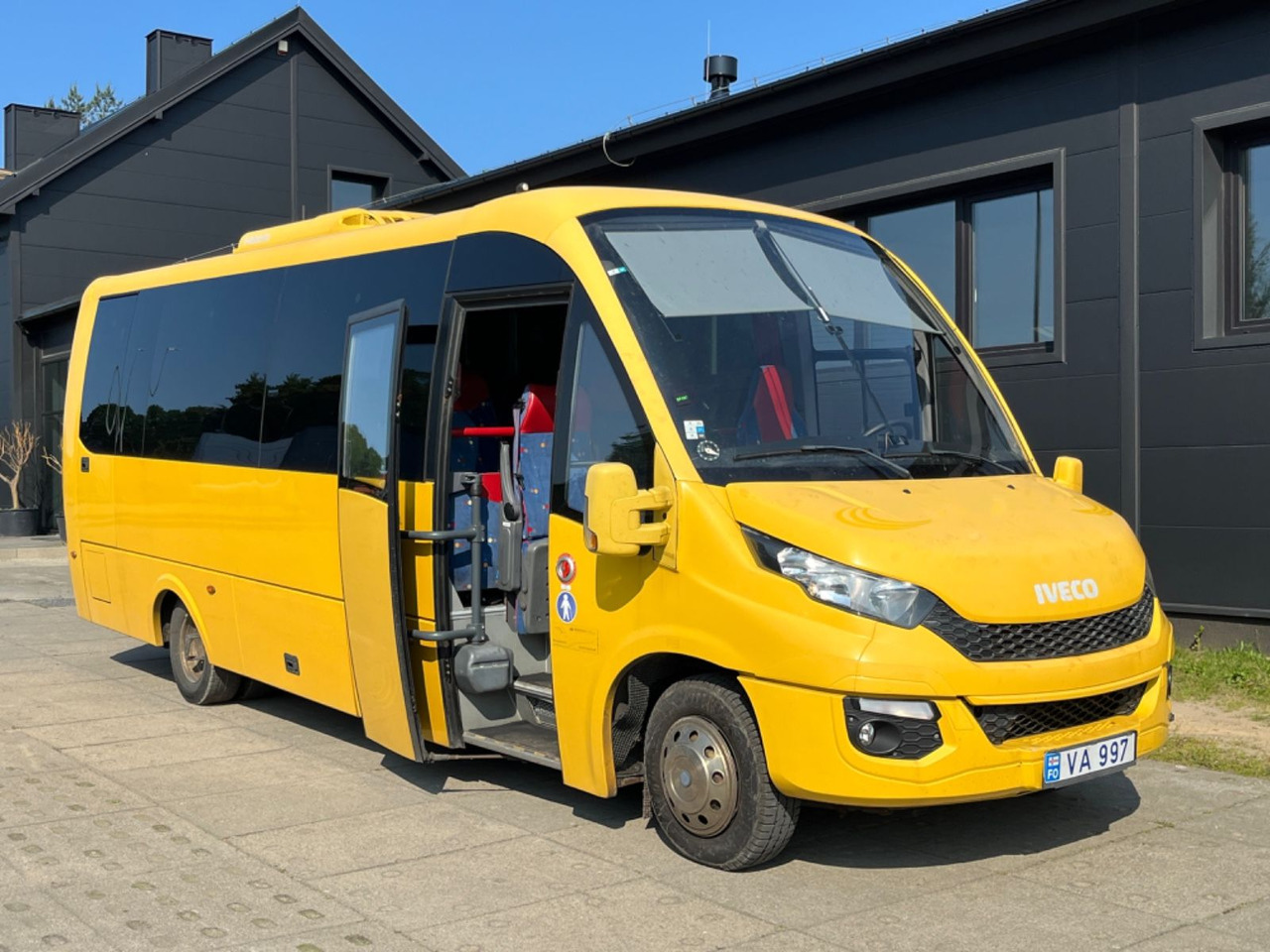 Iveco Rosero First / 24+1+1 / Telma/ EURO6 - Туристический автобус: фото 1 Iveco Rosero First / 24+1+1 / Telma/ EURO6 - Туристический автобус: фото 1