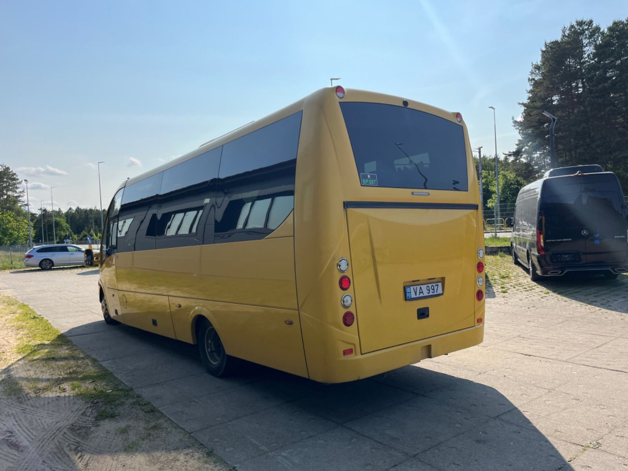 Iveco Rosero First / 24+1+1 / Telma/ EURO6 - Туристический автобус: фото 4 Iveco Rosero First / 24+1+1 / Telma/ EURO6 - Туристический автобус: фото 4