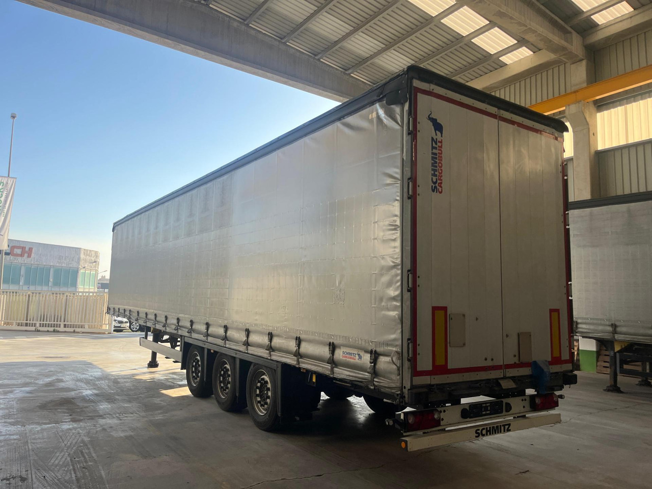 Schmitz Cargobull SCS24/L Varios - Тентованный полуприцеп: фото 4 Schmitz Cargobull SCS24/L Varios - Тентованный полуприцеп: фото 4
