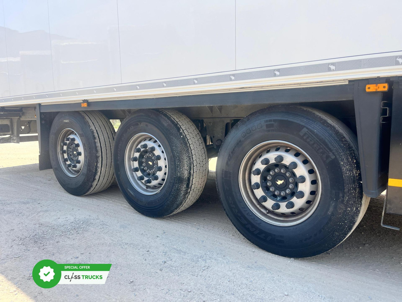 Schmitz Cargobull SKO Double Deck FP 45 Carrier Vector 1550 h2.7m - Полуприцеп-рефрижератор: фото 4 Schmitz Cargobull SKO Double Deck FP 45 Carrier Vector 1550 h2.7m - Полуприцеп-рефрижератор: фото 4